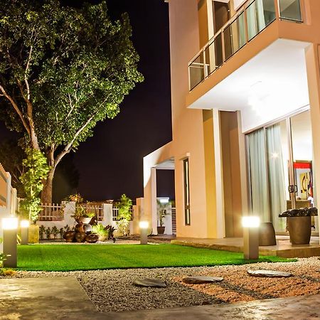 R Residence Jelutong Εξωτερικό φωτογραφία