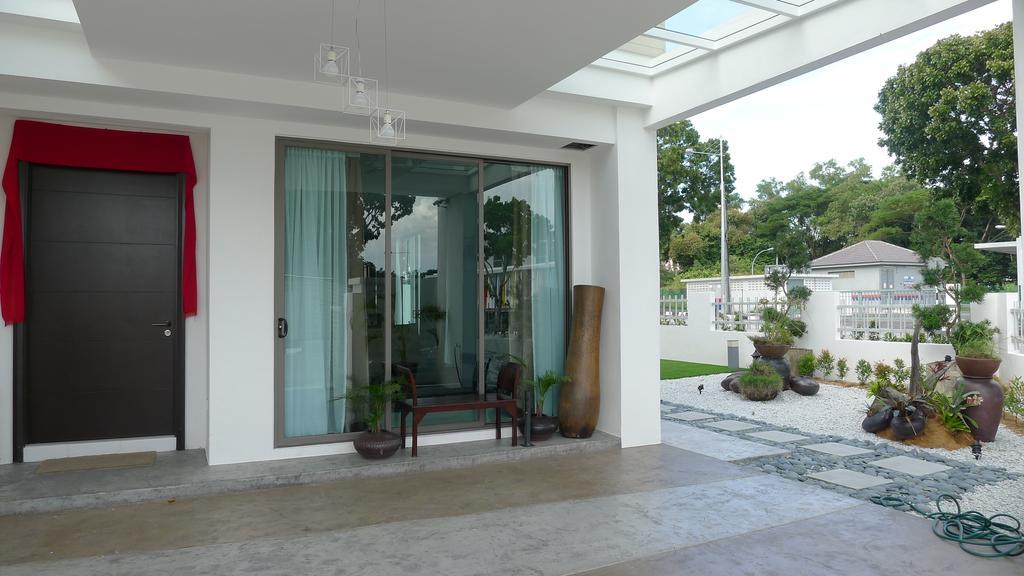 R Residence Jelutong Εξωτερικό φωτογραφία