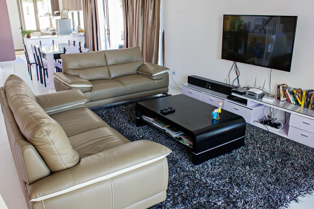 R Residence Jelutong Εξωτερικό φωτογραφία