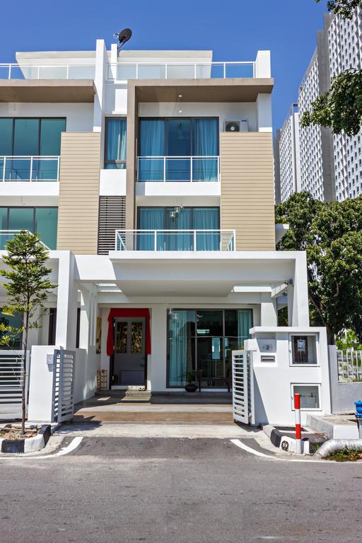 R Residence Jelutong Εξωτερικό φωτογραφία